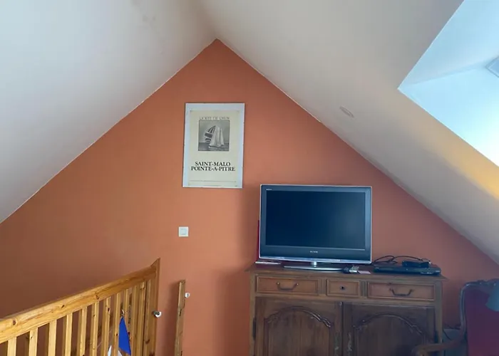 L'escale * سان-بير-سور-مير